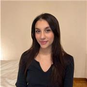 Laureata in mediazione linguistica offre lezioni di inglese, spagnolo e francese a principianti